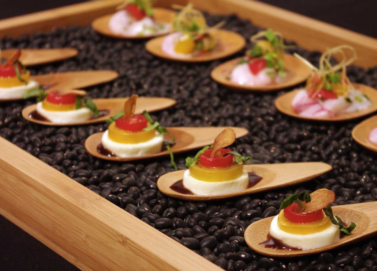 Soporte cónico de bambú de 36" x 8" - Natural