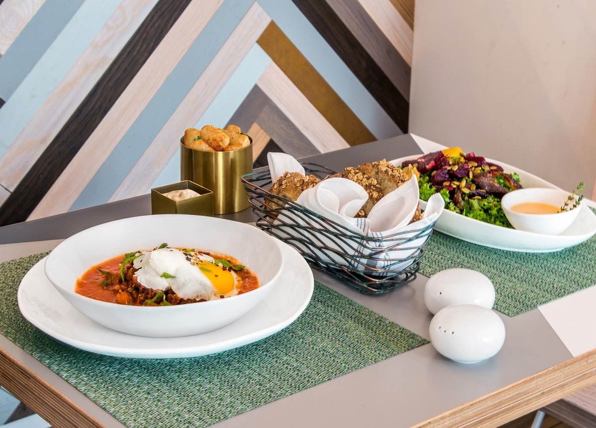 Ramequín cuadrado Canvas® de acero inoxidable cepillado de 4 oz